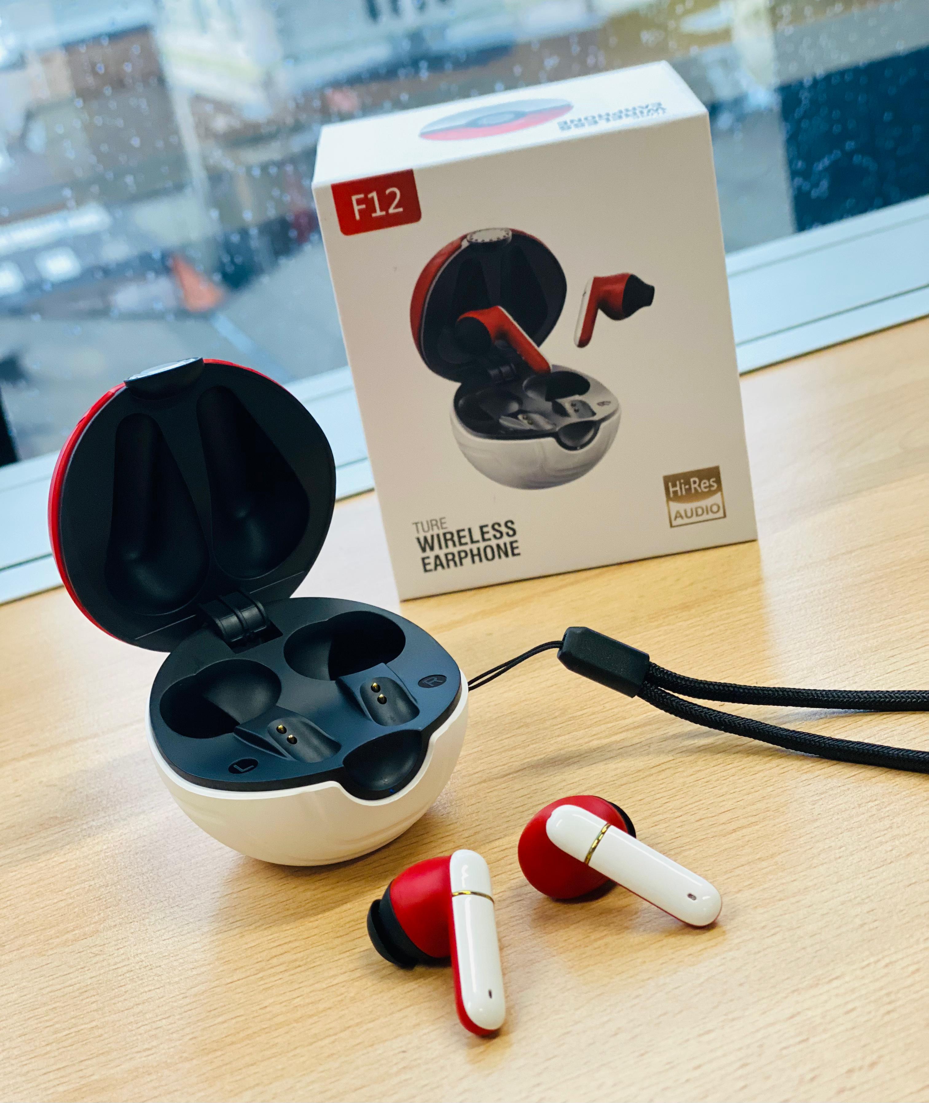 Audifonos pokebola F12 TWS